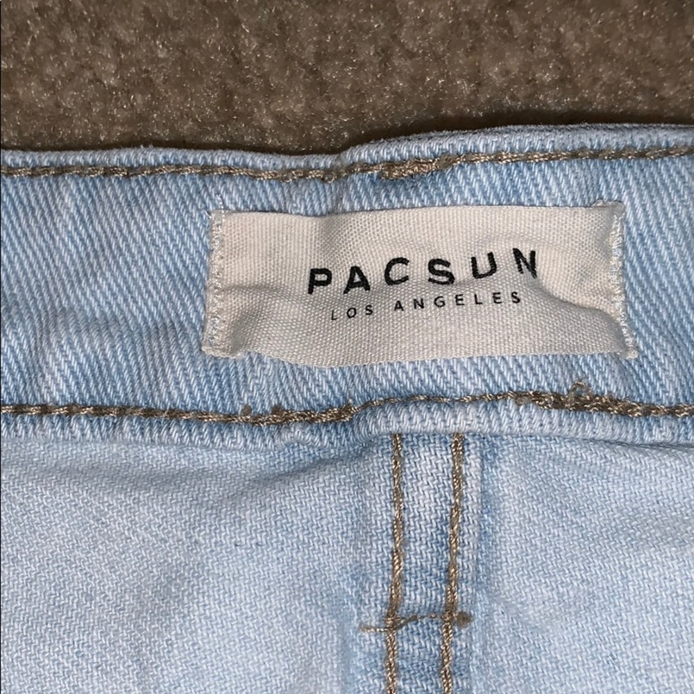 Shorts - Picture 3 of 4
